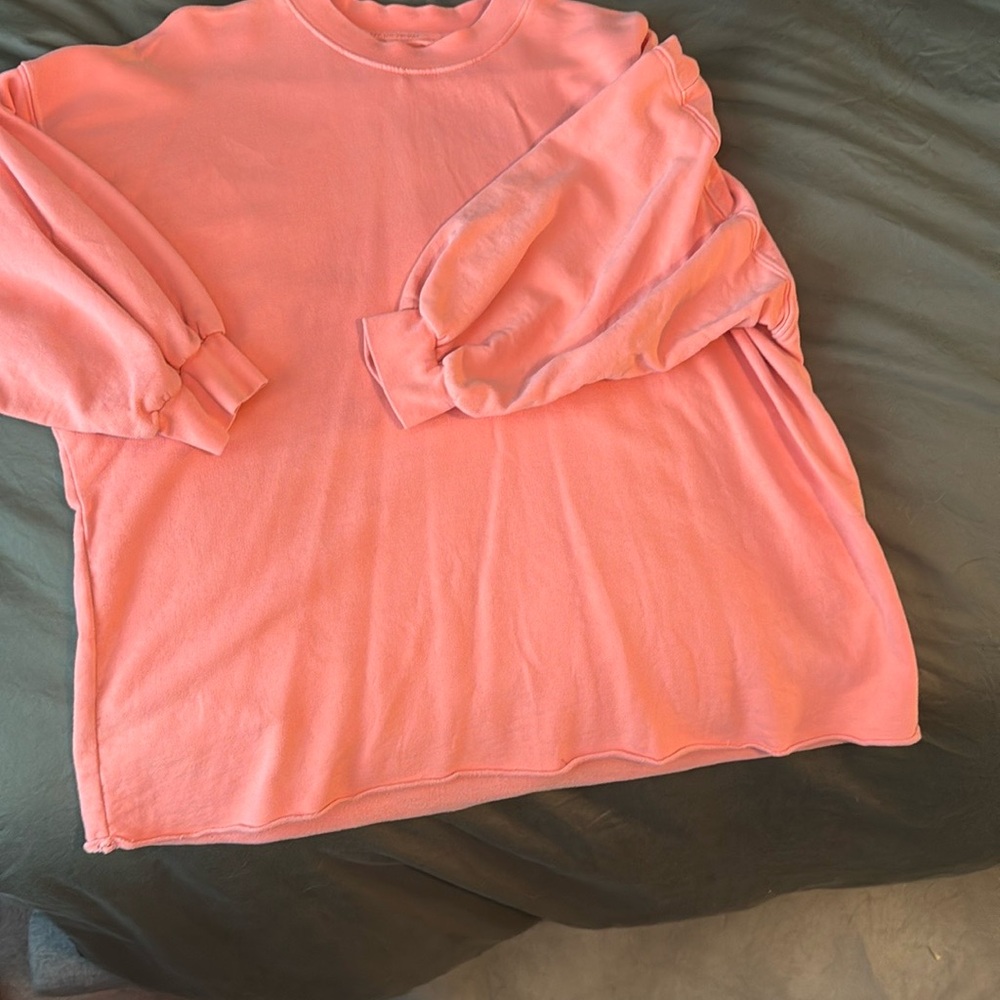 Left on Friday Sports & Rec Sweatshirt
OVERSIZED, HIP LENGTH, 3/4 SLEEVE